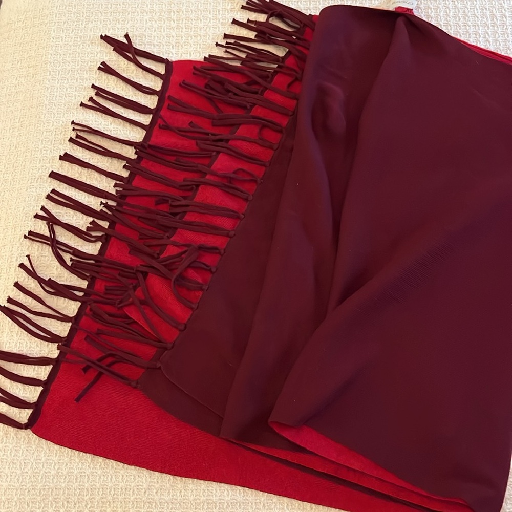 Chicos one size sweater poncho with fringe, plum outside, raspberry inside, warm - Picture 7 of 9